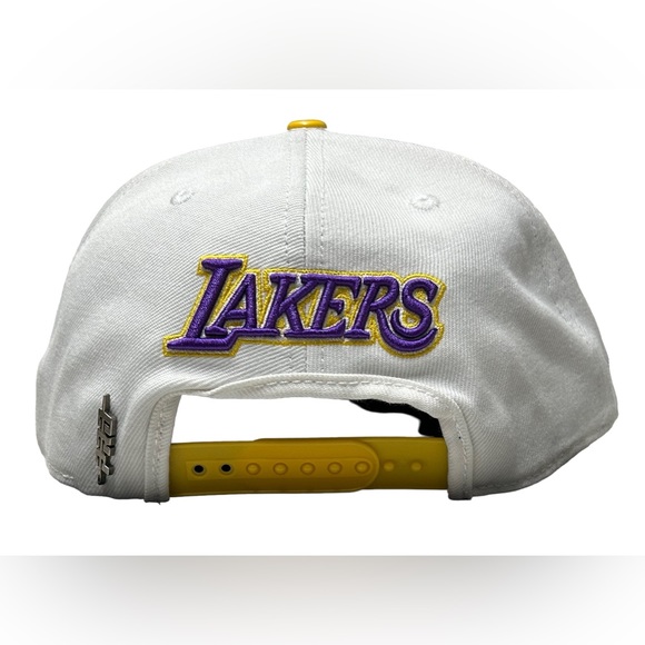 New Los Angeles Lakers Pro Standard 2 Tone Snap Back Hat White/Yellow - Picture 5 of 10